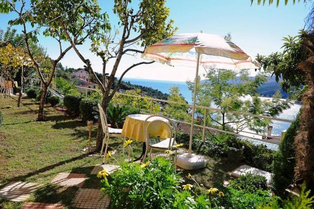 Apartments And Rooms With Parking Space Rabac, Labin - 12368 Buitenkant foto