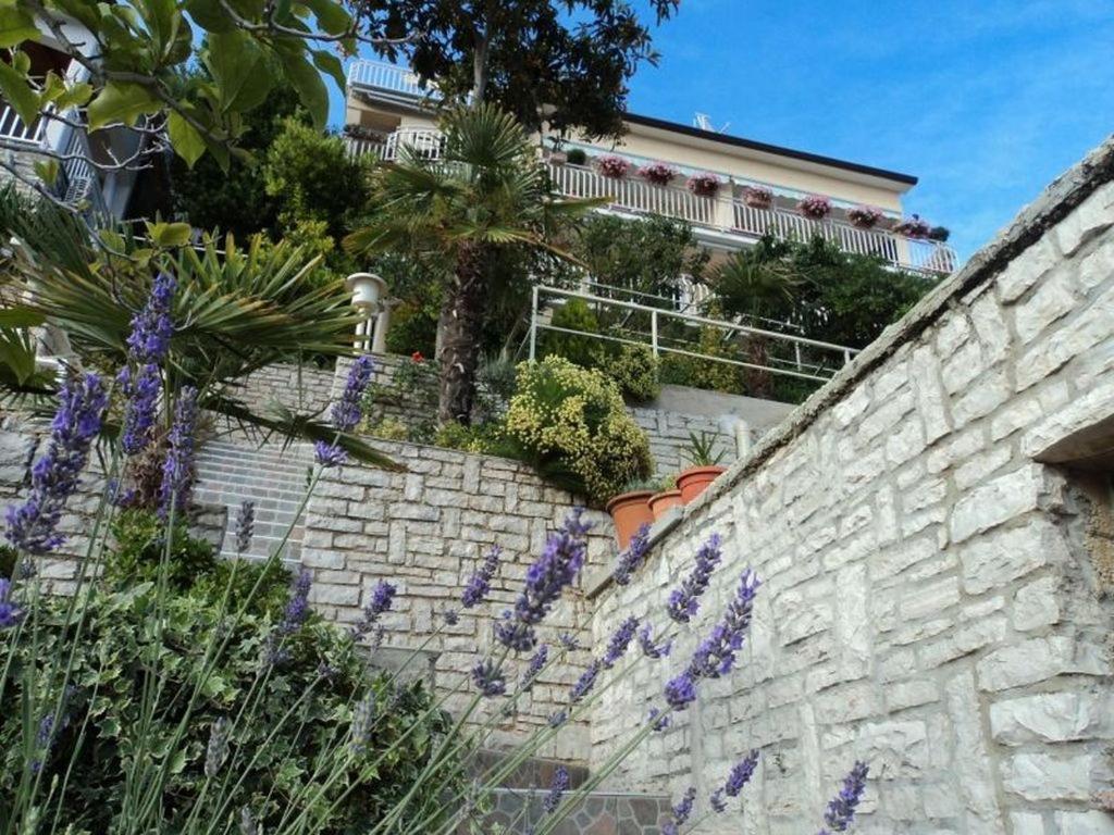 Apartments And Rooms With Parking Space Rabac, Labin - 12368 Buitenkant foto