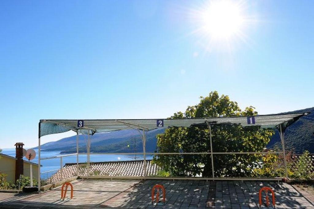 Apartments And Rooms With Parking Space Rabac, Labin - 12368 Buitenkant foto