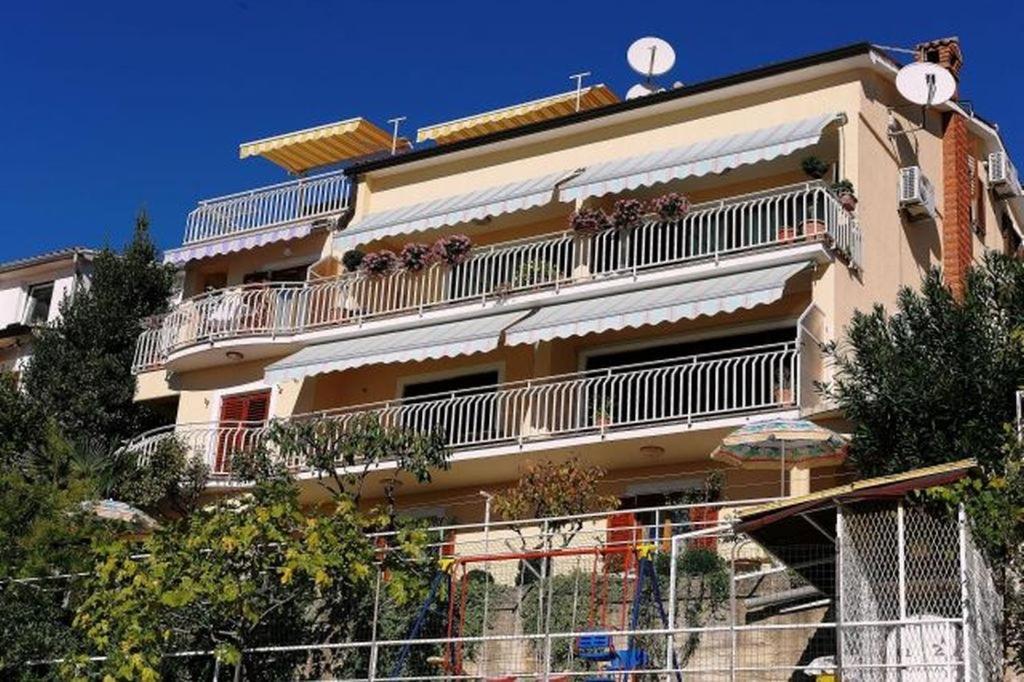Apartments And Rooms With Parking Space Rabac, Labin - 12368 Buitenkant foto