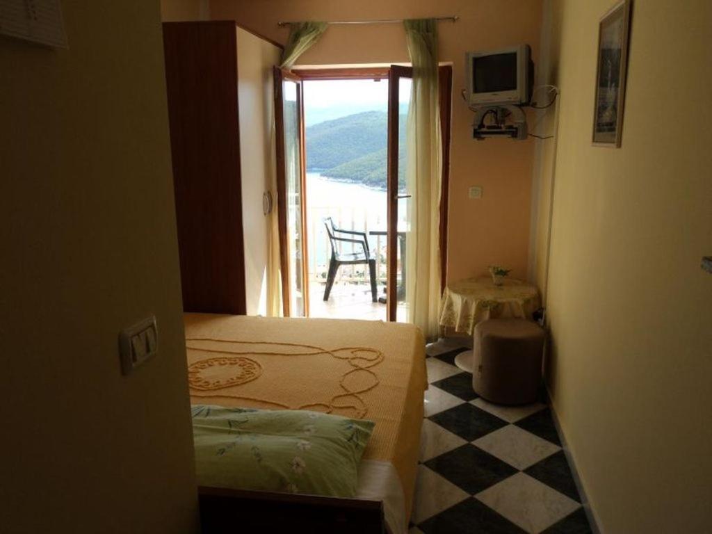 Apartments And Rooms With Parking Space Rabac, Labin - 12368 Buitenkant foto